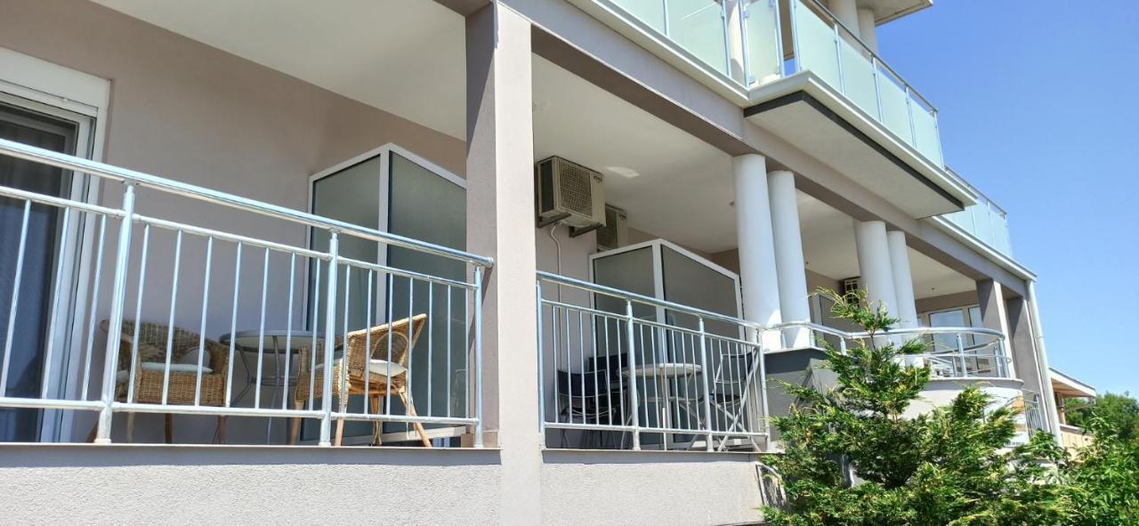 Apartment'S Meti Ulcinj Buitenkant foto